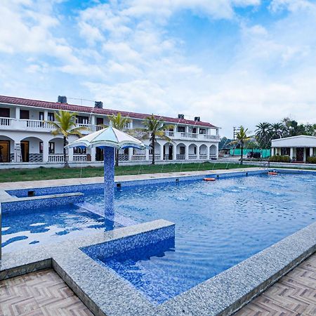 Silver Sand Eco Resort !! Beachfront !! With Biggest Pool And Huge Open Area !! Ideal For Weddings !! Couple Friendly !! 曼达莫尼 外观 照片