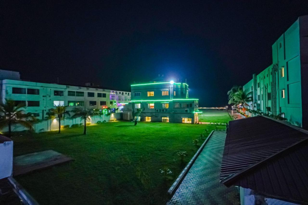 Silver Sand Eco Resort !! Beachfront !! With Biggest Pool And Huge Open Area !! Ideal For Weddings !! Couple Friendly !! 曼达莫尼 外观 照片