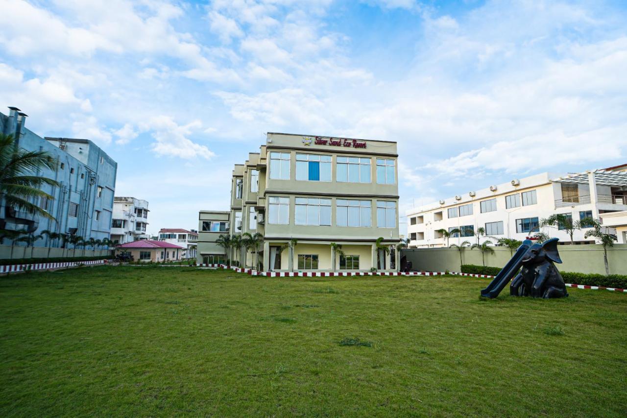 Silver Sand Eco Resort !! Beachfront !! With Biggest Pool And Huge Open Area !! Ideal For Weddings !! Couple Friendly !! 曼达莫尼 外观 照片