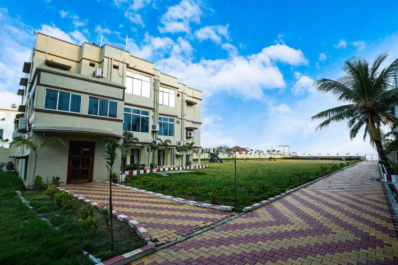 Silver Sand Eco Resort !! Beachfront !! With Biggest Pool And Huge Open Area !! Ideal For Weddings !! Couple Friendly !! 曼达莫尼 外观 照片