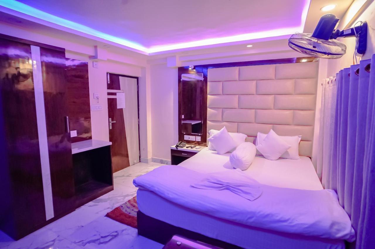 Silver Sand Eco Resort !! Beachfront !! With Biggest Pool And Huge Open Area !! Ideal For Weddings !! Couple Friendly !! 曼达莫尼 外观 照片
