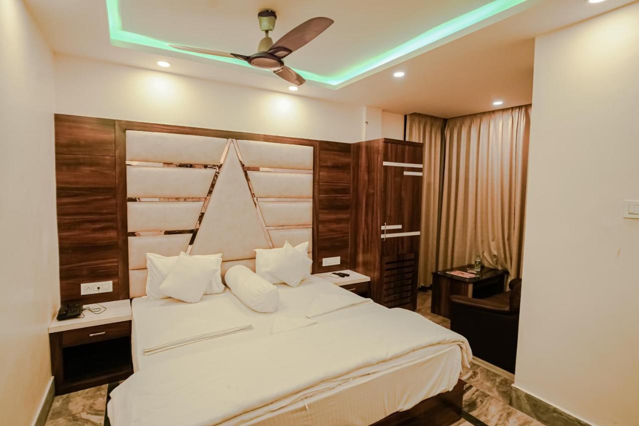Silver Sand Eco Resort !! Beachfront !! With Biggest Pool And Huge Open Area !! Ideal For Weddings !! Couple Friendly !! 曼达莫尼 外观 照片