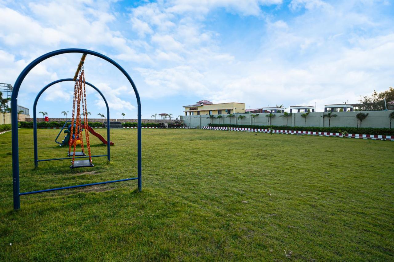 Silver Sand Eco Resort !! Beachfront !! With Biggest Pool And Huge Open Area !! Ideal For Weddings !! Couple Friendly !! 曼达莫尼 外观 照片