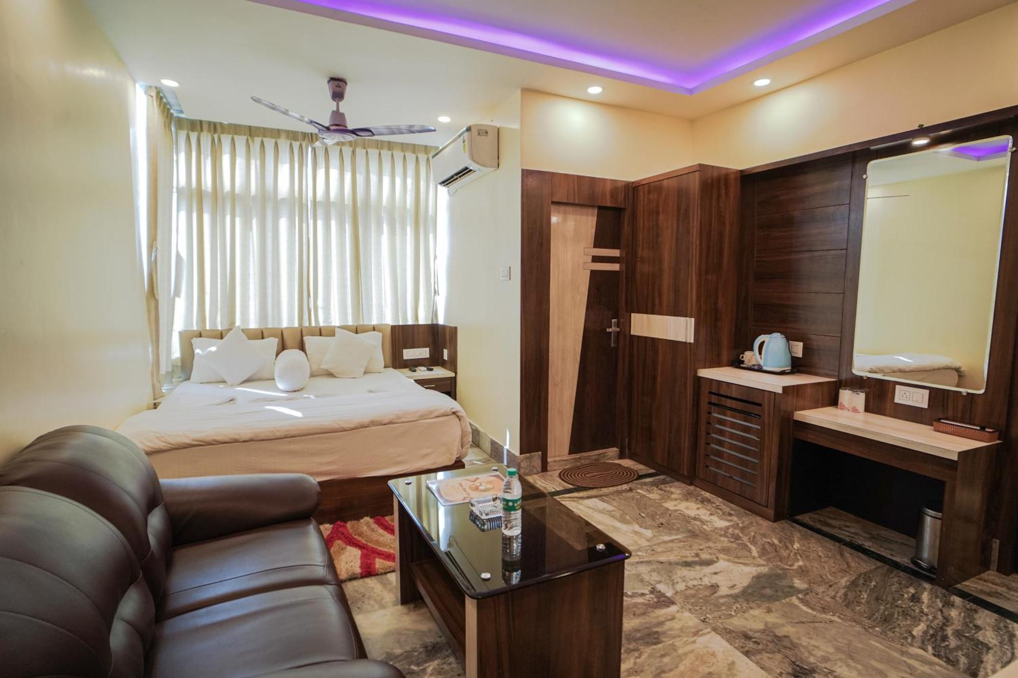 Silver Sand Eco Resort !! Beachfront !! With Biggest Pool And Huge Open Area !! Ideal For Weddings !! Couple Friendly !! 曼达莫尼 外观 照片