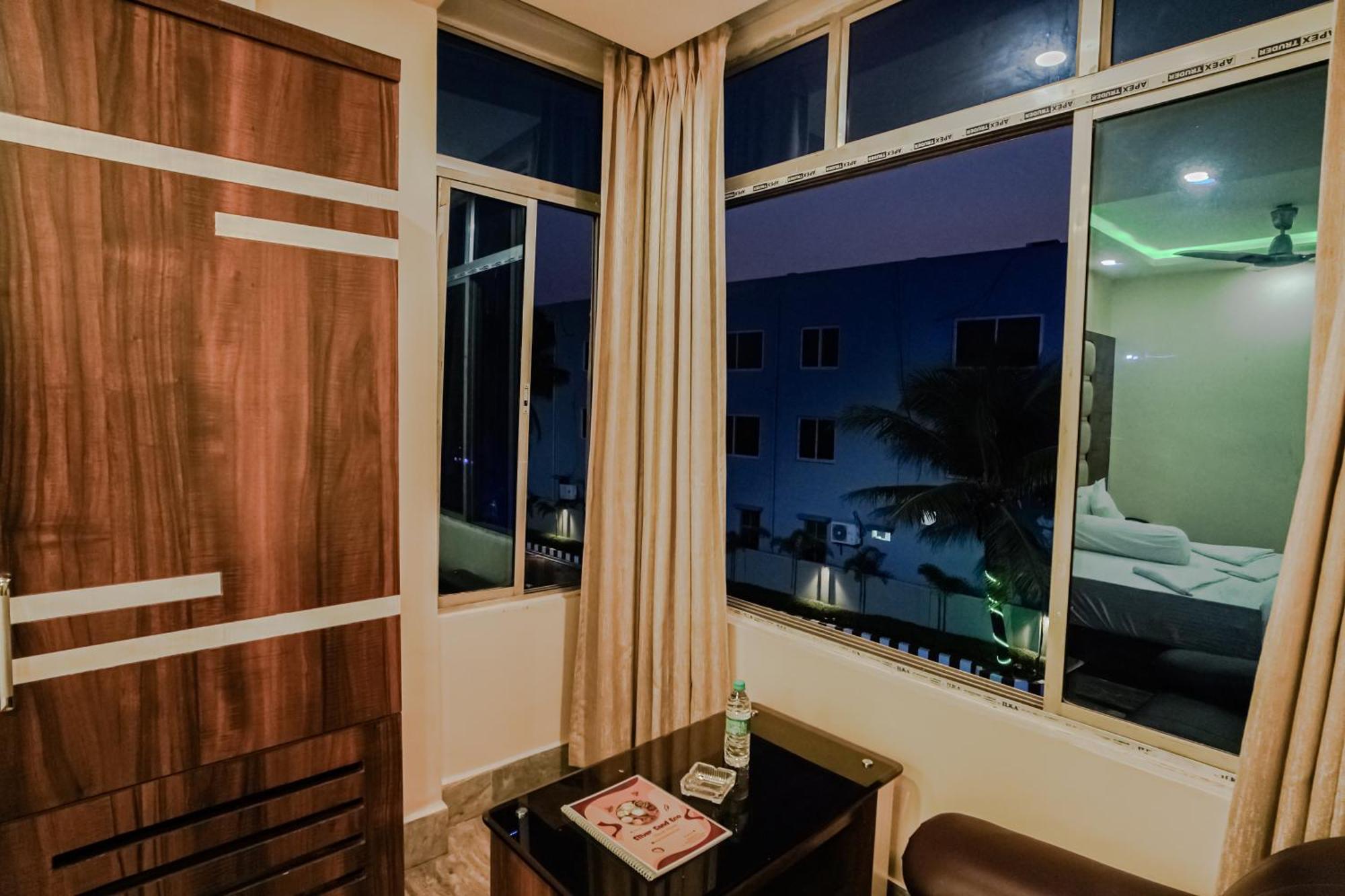 Silver Sand Eco Resort !! Beachfront !! With Biggest Pool And Huge Open Area !! Ideal For Weddings !! Couple Friendly !! 曼达莫尼 外观 照片