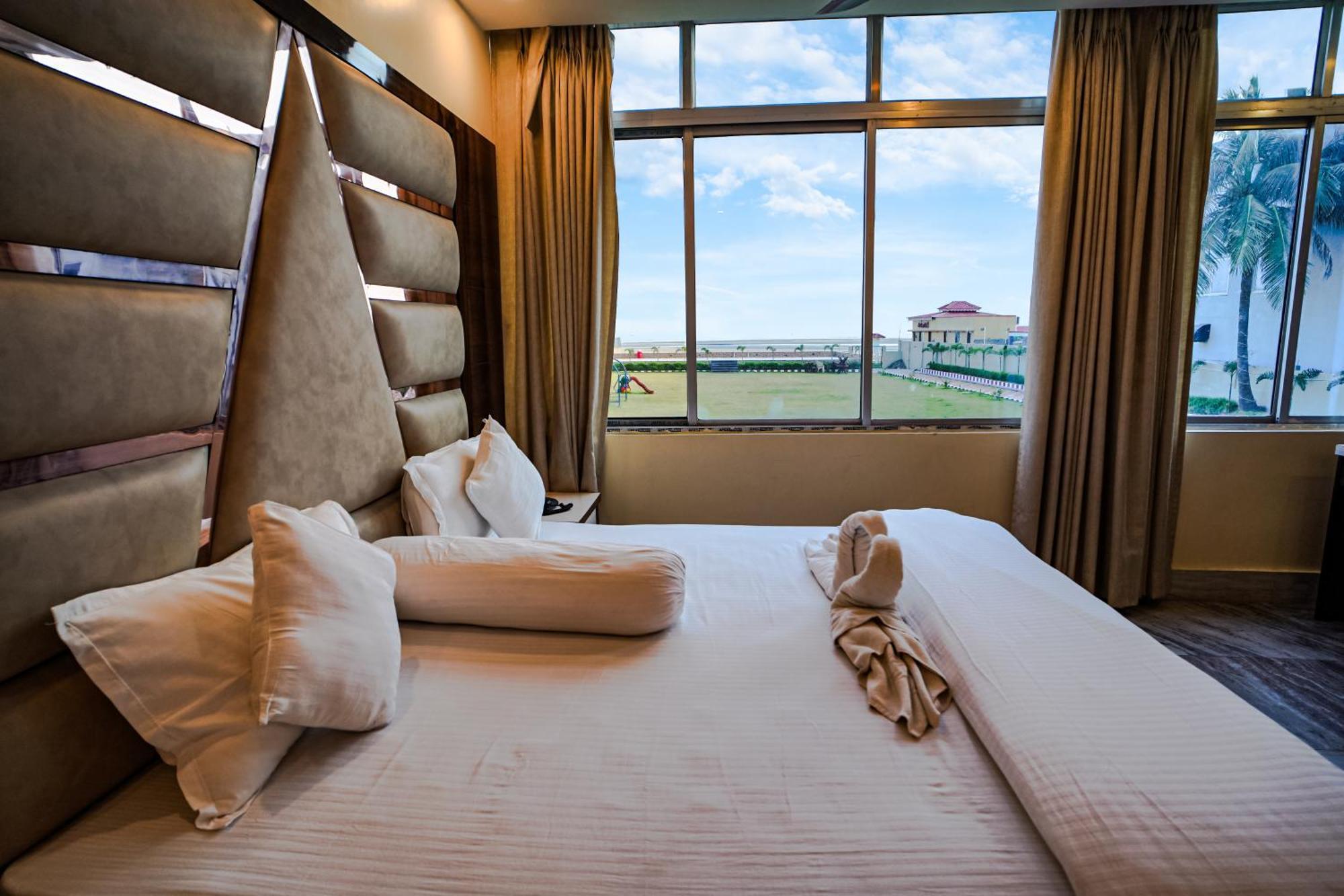 Silver Sand Eco Resort !! Beachfront !! With Biggest Pool And Huge Open Area !! Ideal For Weddings !! Couple Friendly !! 曼达莫尼 外观 照片